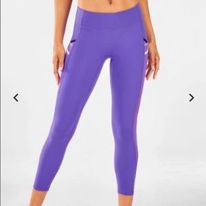 Fabletics Trinity Mid Rise Pocket 7/8 Leggings NWOT